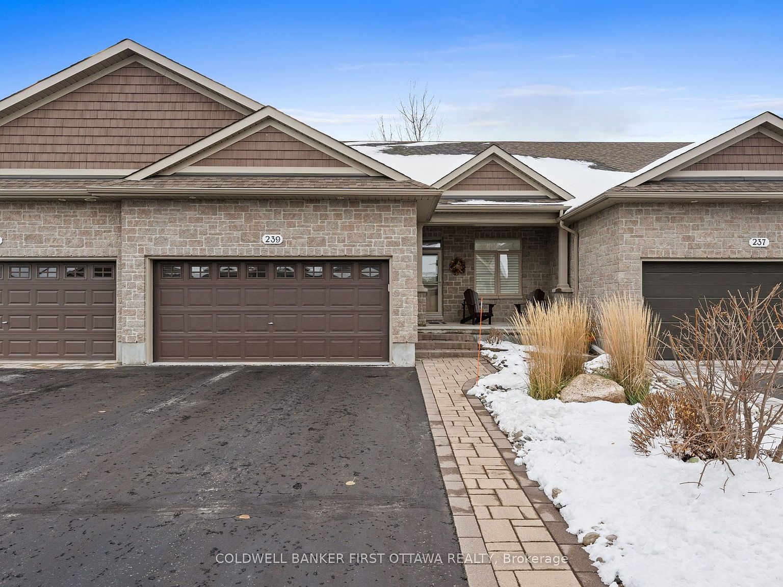 239 Royal Landing Gate