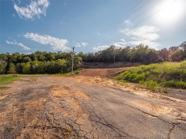 E Comanche Ave, McAlester, OK 74501