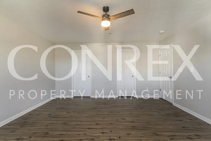 2111 Oaks Dr #12 — Photo 6