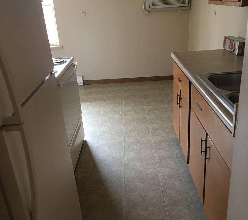 2nd image of 610 S Washington St APT 9