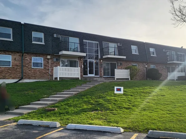 9958 S 84th Ter APT 206, Palos Hills, IL 60465