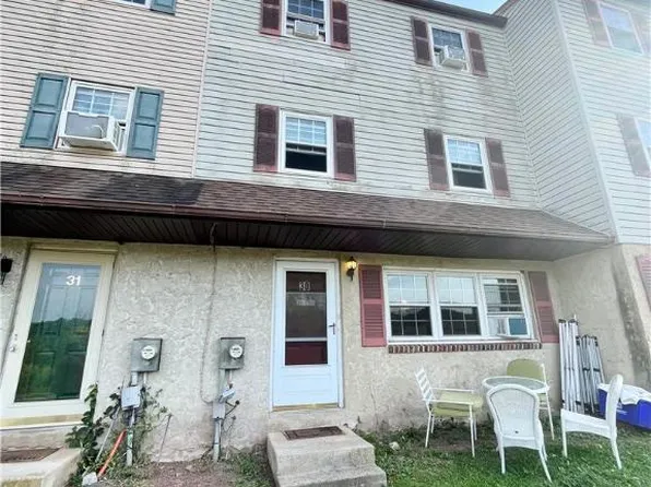 30 Berger Ln, Schwenksville, PA 19473
