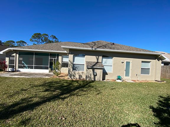 3rd image of 32 Barrington Dr