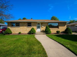 8217 15th Ave, Kenosha, WI 53143