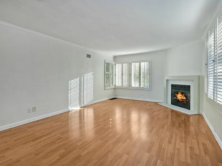 1505 Willow St — Photo 4