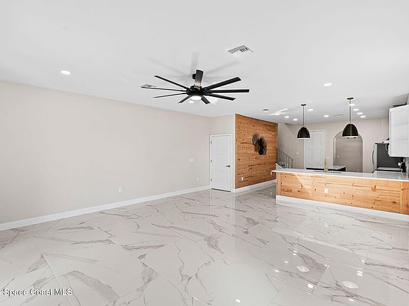 4th image of 119 Jefferson Ave