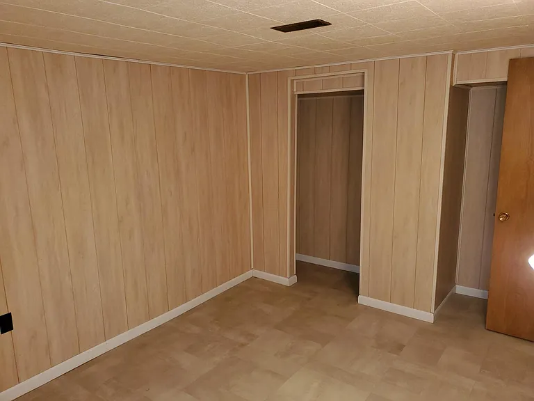 115 Camelot Dr — Photo 15