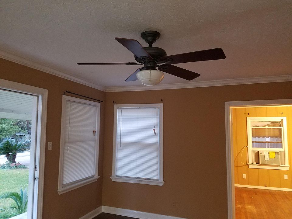 2nd image of 6117 Saxon Dr