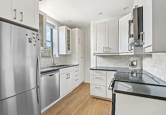 2nd image of 1149 Prospect Ave APT 2R