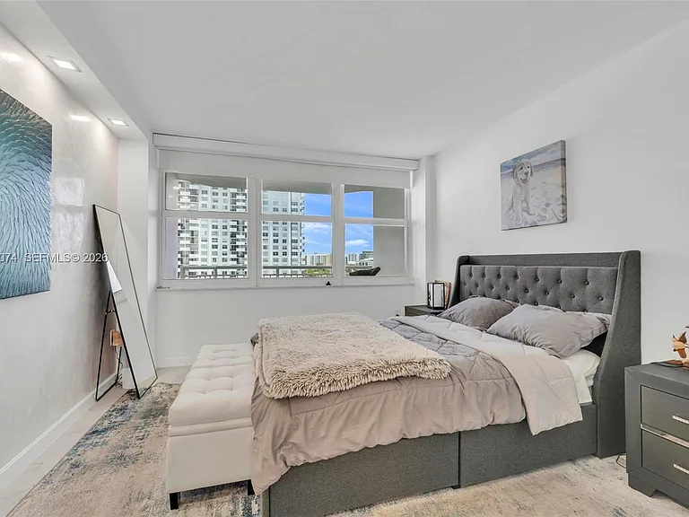 18071 Biscayne Blvd #901 — Photo 24