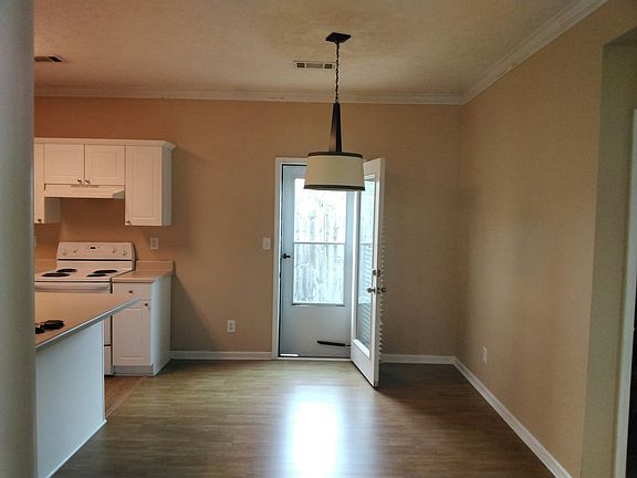 4th image of 517 McGregor Ct