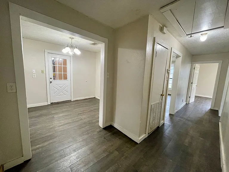 2450 S 8th St — Photo 7
