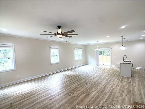 5th image of 2421 Colgate Dr