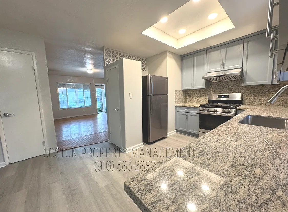3 bed, 1119 sqft, $2,300 — Photo 4