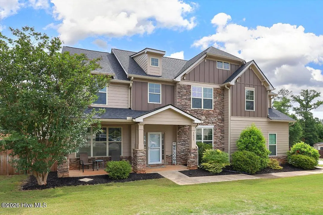 5 bed, 3.0 bath, 3620 sqft, $3,000 — Photo 3