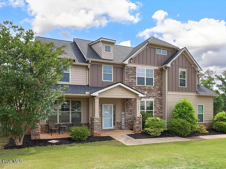 1421 Dooley Ln — Photo 3