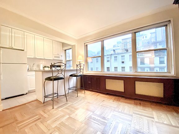 5th image of 45 W 10th St APT 3