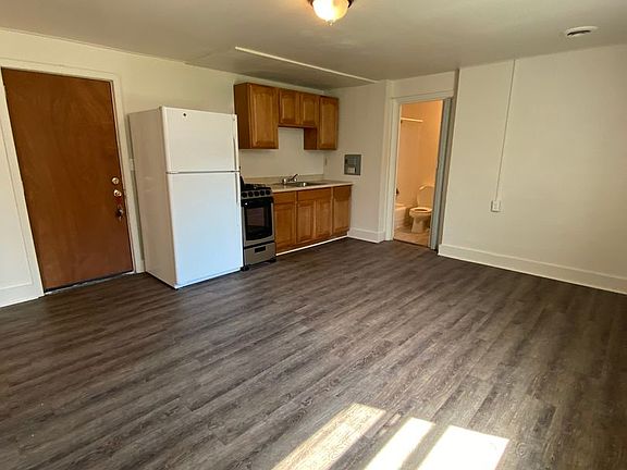 3rd image of 324 E Front St APT 3