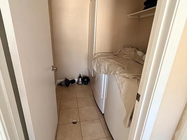 1478 Camelot Dr — Photo 8