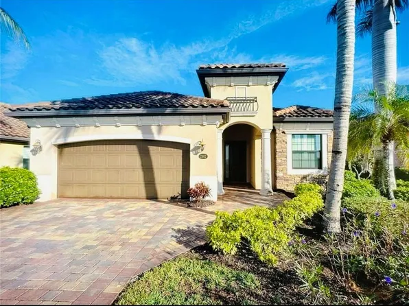 2902 Aviamar Cir, Naples, FL 34114