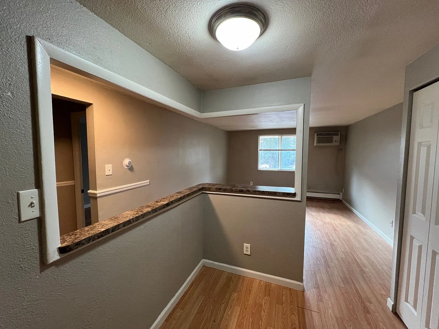 1 Bedroom 1 Bathroom Apartment in East Denver **Move-In Special** — Photo 4