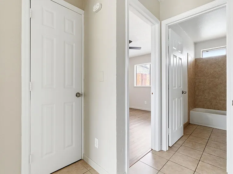 616 S Irwin St #C — Photo 17