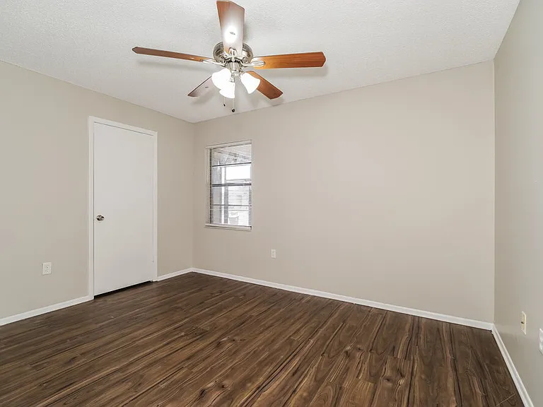 1022 Dusseldorf Ave NW — Photo 13