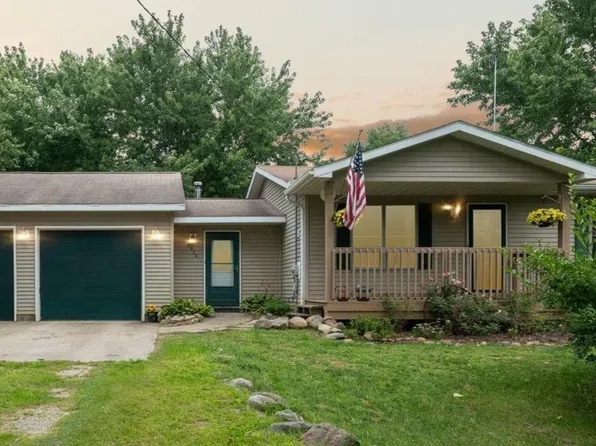 6424 W Sharpe Rd, Fowlerville, MI 48836