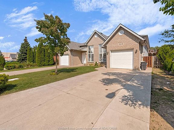 2nd image of 2636 Teedie Cres