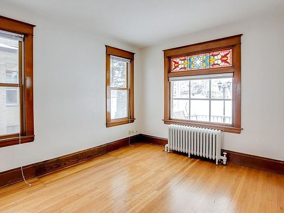 5th image of 807 Snelling Ave N