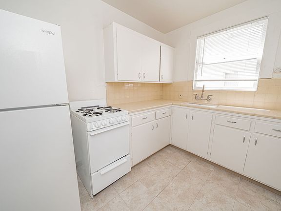 5th image of 159 17th St APT 14