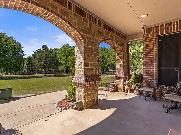 3rd image of 17909 Terrace Dr