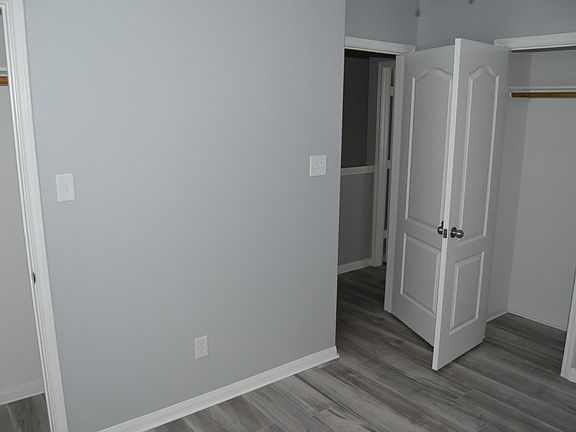5th image of 207 N Poplar St APT A