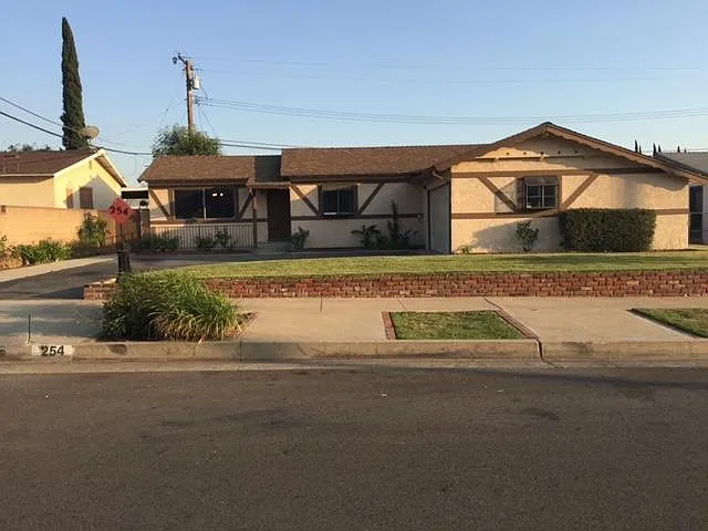 254 W Juanita Ave