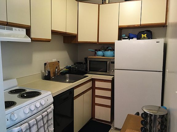3rd image of 1005 Maiden Lane Ct