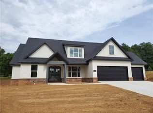 2268 E Absolute St, Fayetteville, AR 72701