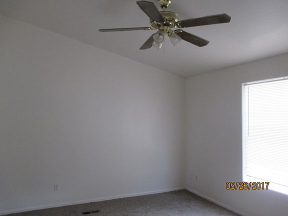 3rd image of 640 Sioux Dr
