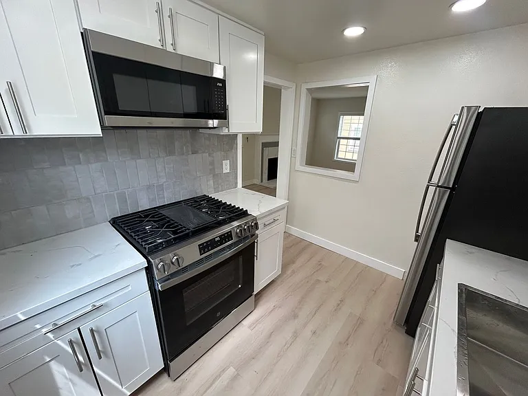 4002-6 Florida Street Apartments — Photo 16