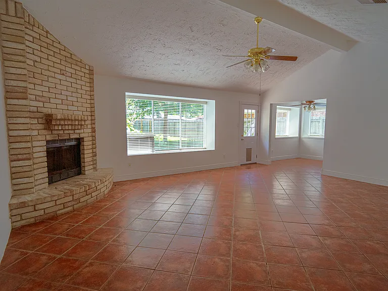 17626 Golf Club Dr — Photo 6