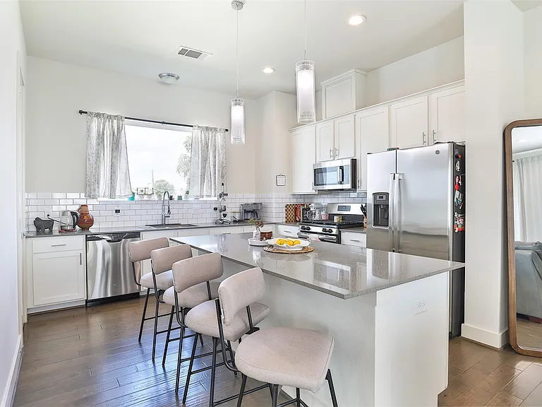 4811 Martin Oaks Ln — Photo 11