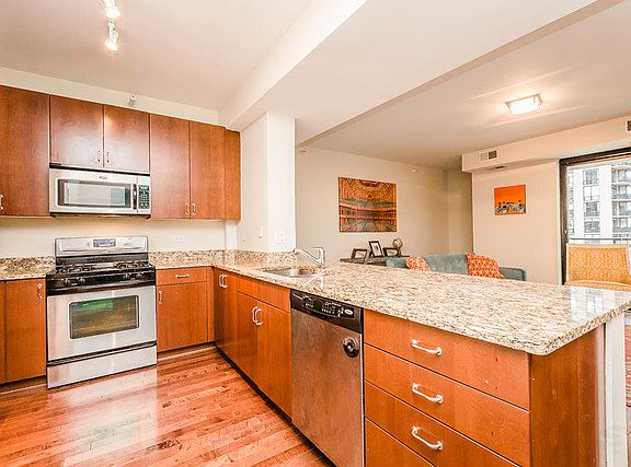 3rd image of 451 W Huron St Unit 1009