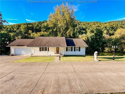 133 Rivers Edge Dr, Chapmanville, WV, 25508