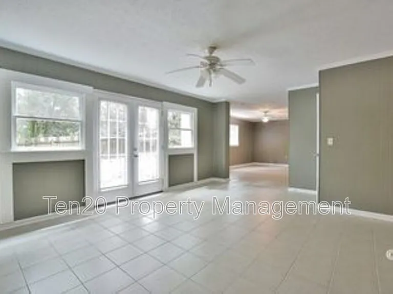4720 Shenandoah Ct — Photo 14