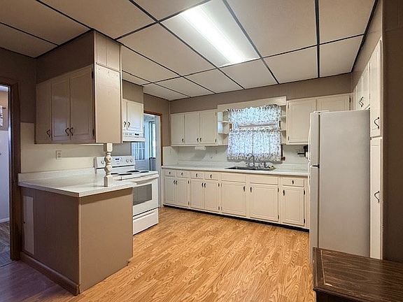 4th image of 134 N 2nd St