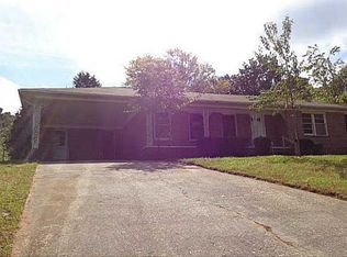 9 Cherrywood Dr, Gainesville, GA 30504