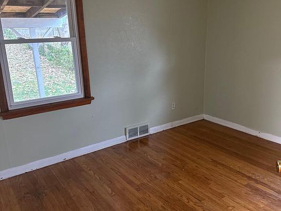 2nd image of 8617 Ardelia Ave