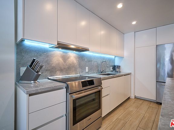 2nd image of 1155 N La Cienega Blvd APT 107