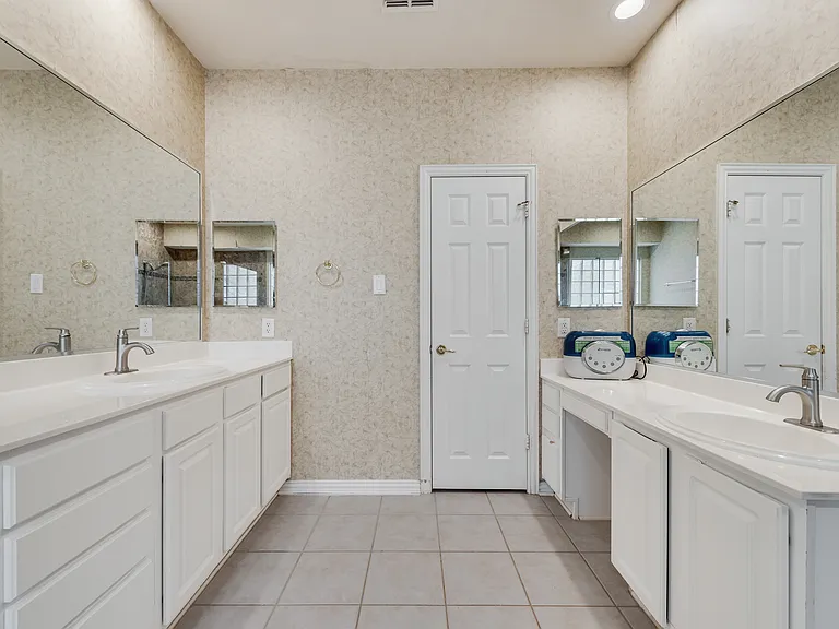 4205 Tiffany Dr — Photo 14