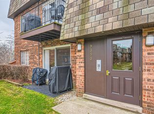 9353 Bay Colony Dr APT 1E, Des Plaines, IL 60016