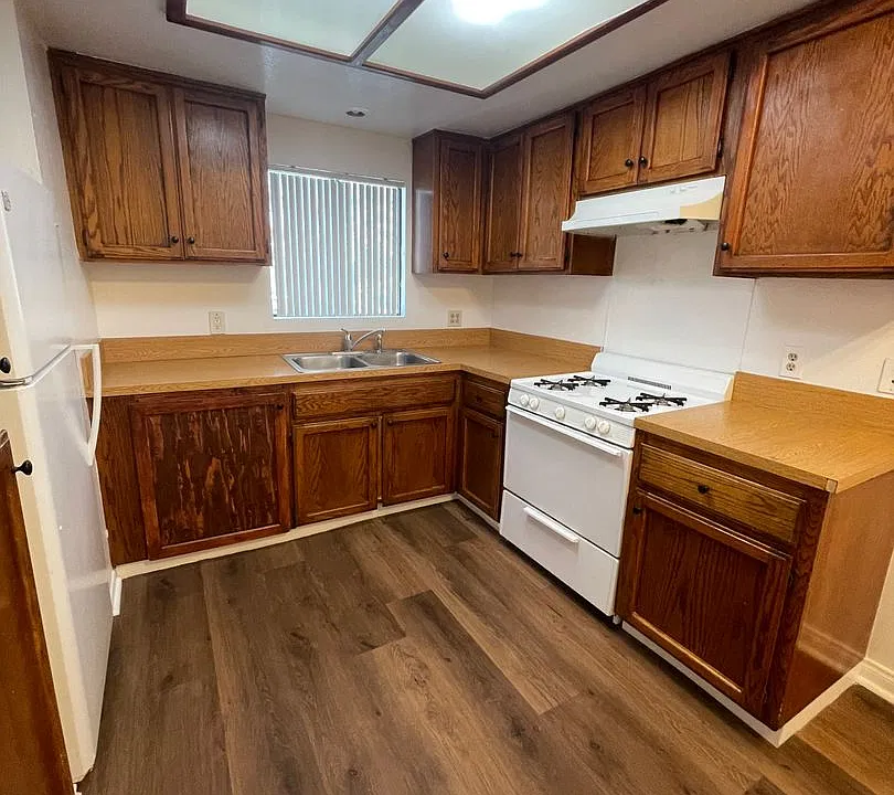 301 E. Mills Dr.